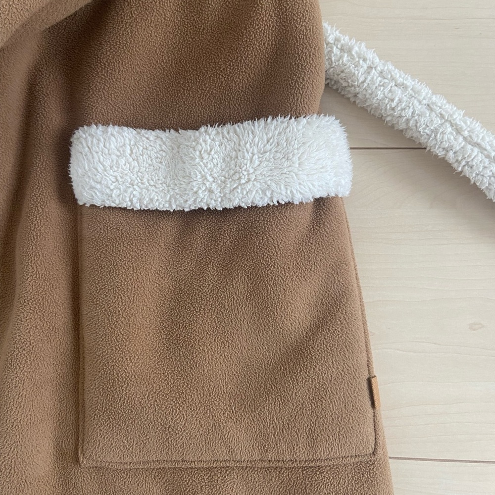 UGG Cream Textured Jacket - Picture 5 of 8